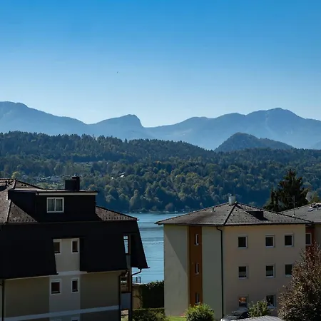 Fancy Getaway In Poertschach At Woerthersee Apartament