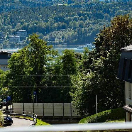 Fancy Getaway In Poertschach At Woerthersee *